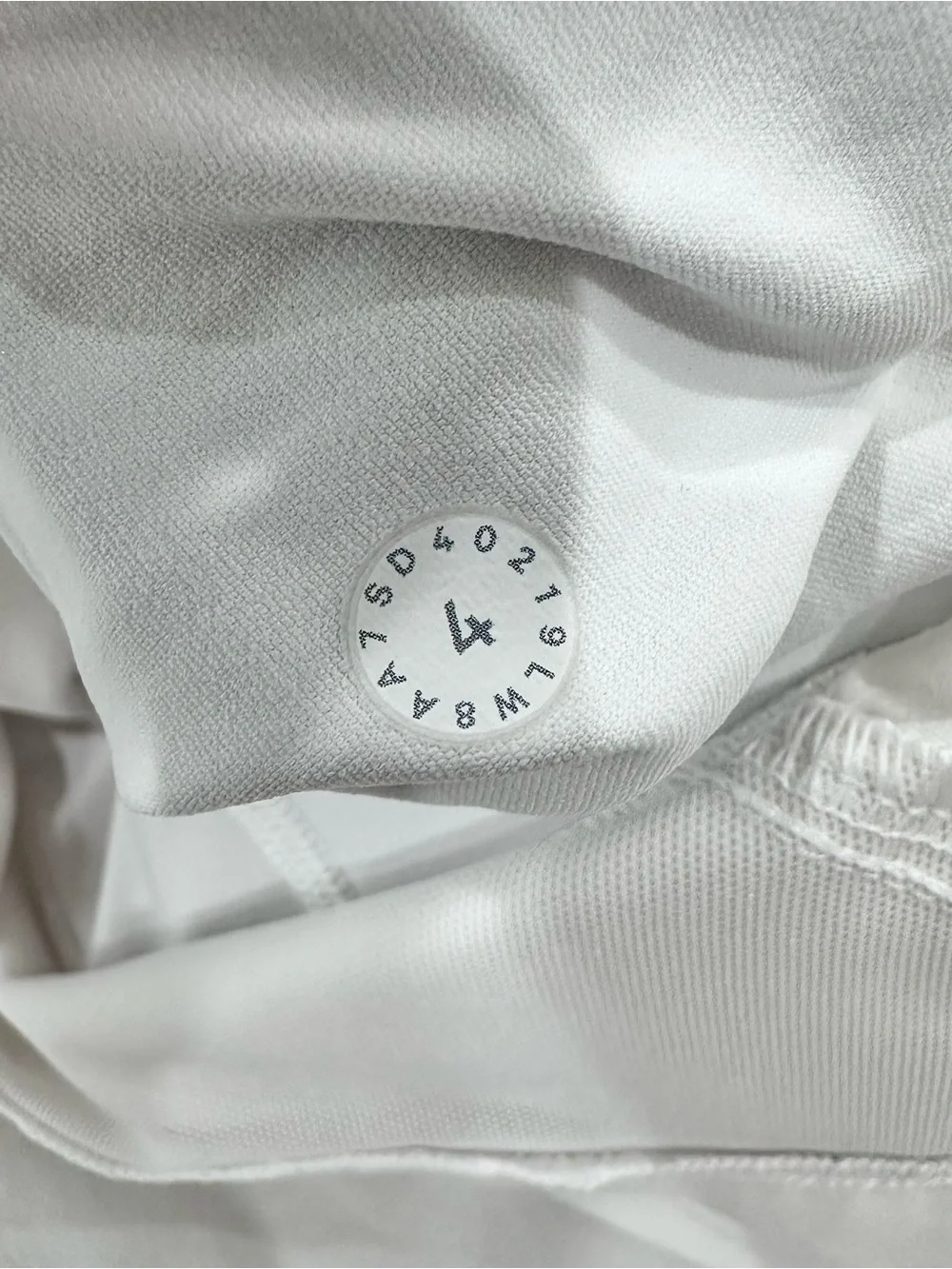 Lululemon play off the pleats skirt white size 4